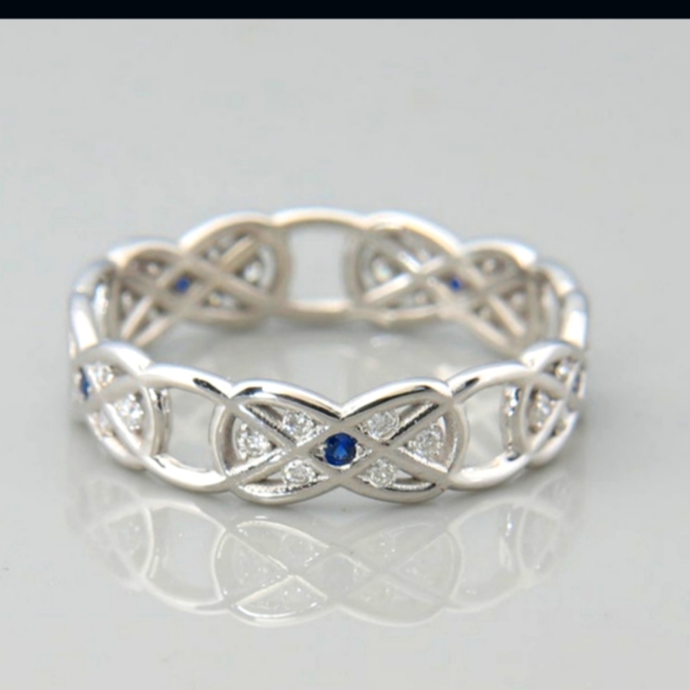 NWT Very Pretty Ring